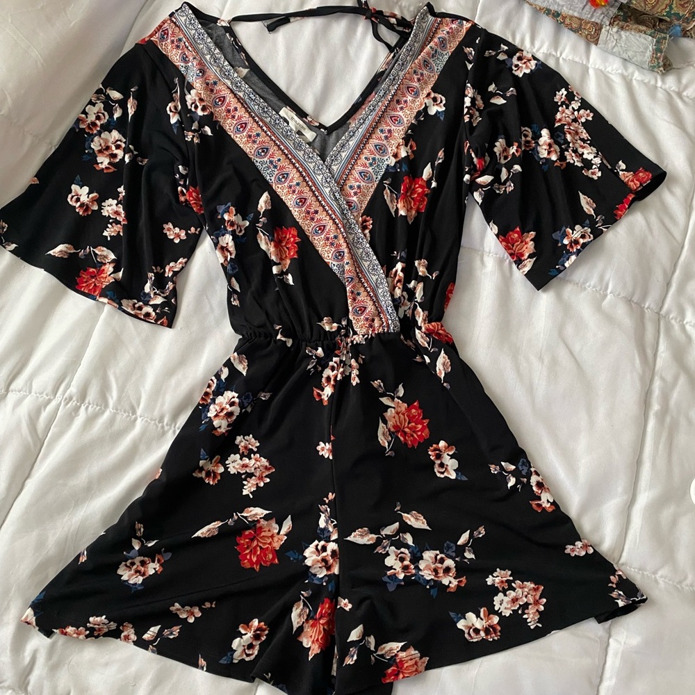 Maurices Women’s Romper size XS, New without tags.
